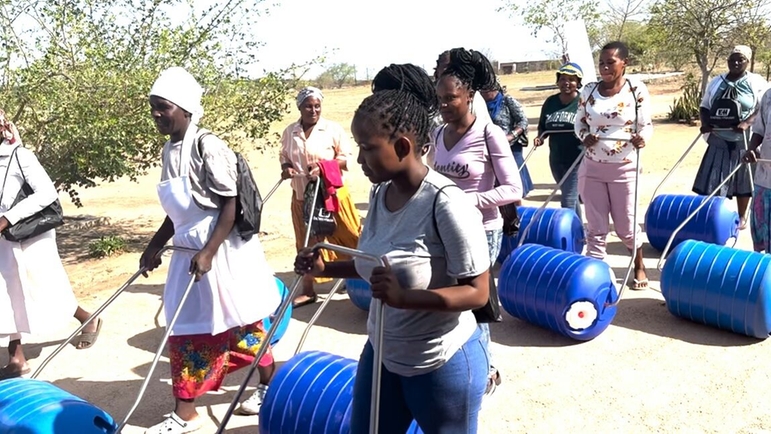 Carrying water with the new Hippo Rollers.