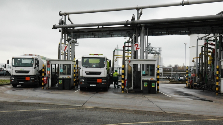 Offloading bay with terminal management system of Endress+Hauser